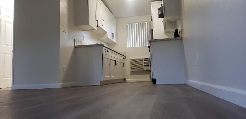 Building Photo - 7424 Radford Ave