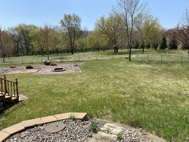 Building Photo - Gorgeous 5 Bed, 2.5 Bath Single-Family Home!