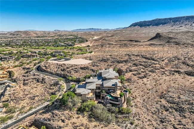 Building Photo - 5 Promontory Pointe Ln