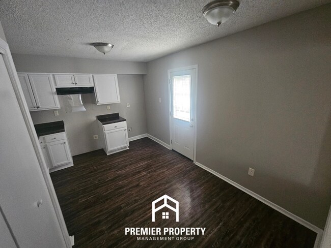 Building Photo - Charming 3BR/2BA Home in 38141 | Vaulted Ceilings, Fireplace & 2-Car Garage