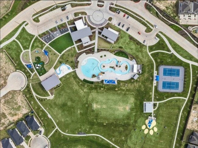 Building Photo - 27231 Blue Pool Dr