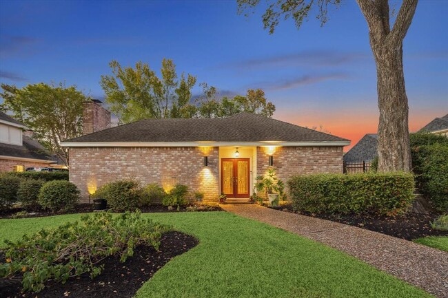 Building Photo - 1122 Daria Dr