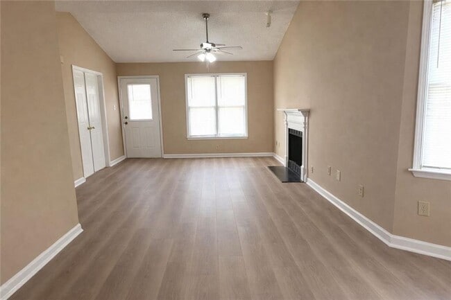 Building Photo - 7941 Creekstone Way