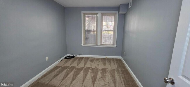 Building Photo - 1220 16th St NE