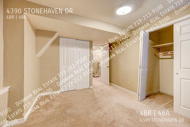 Building Photo - 4390 Stonehaven Dr