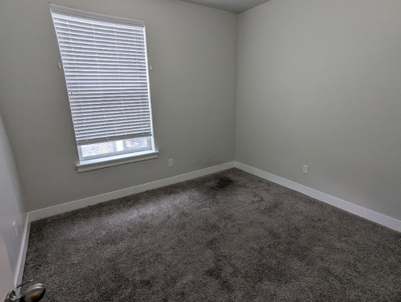 Building Photo - 14474 S Renner Ln