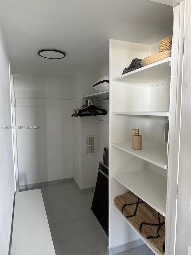 Building Photo - 9225 Collins Ave