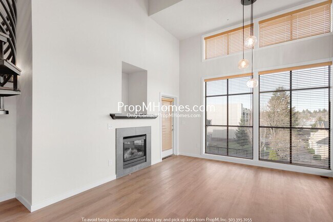 Building Photo - Updated Two Level Condo in the Heart of Do...