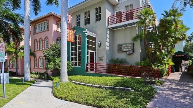 Building Photo - 410 N Orange Ave