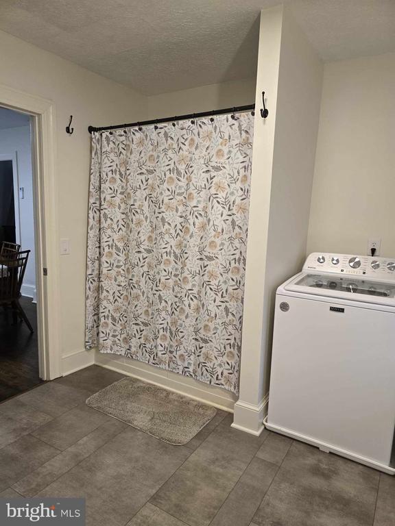 Building Photo - 1358 Graves Mill Rd