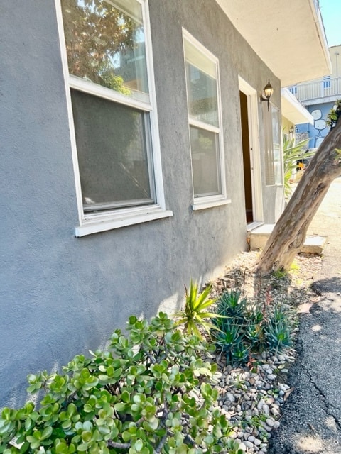 entry - 952 1/2 Hyperion Ave