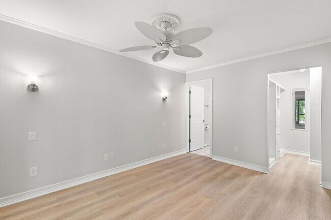 Building Photo - Apartment For Rent in Seminole WITH UPGRADES!