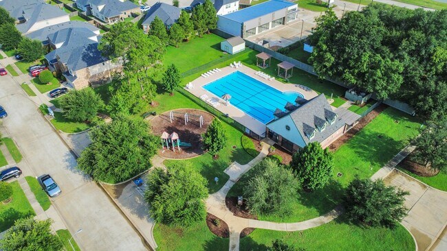 Building Photo - 24503 Hikers Bend Dr