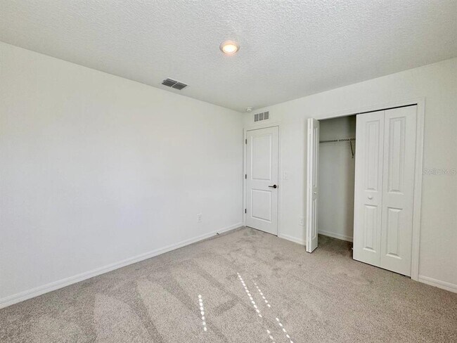 Building Photo - 17554 Pleasantview Blvd