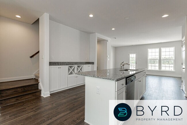 Building Photo - 15212 Dunton Ave