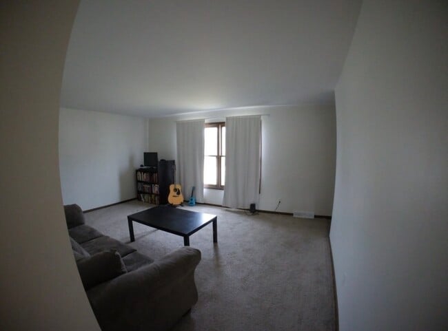 Building Photo - 5217 Newcastle Dr SE