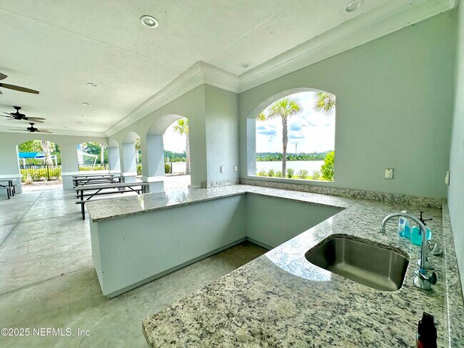 Building Photo - 505 Windwalker Dr