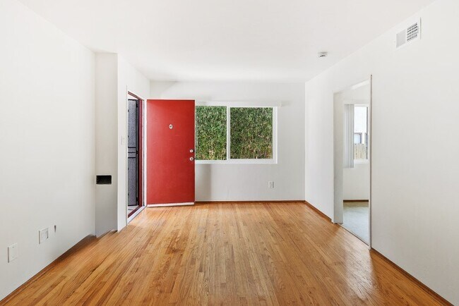 Building Photo - 4342 Iowa St