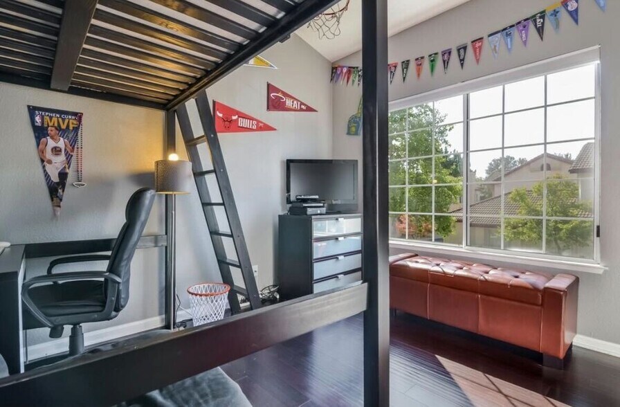 Building Photo - 5660 Belleza Dr