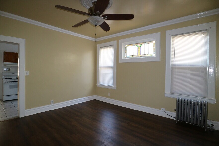 Building Photo - 138 Vermont Ave