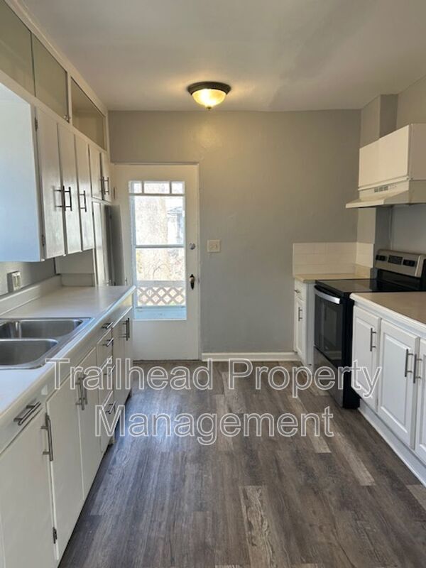 Building Photo - 2104 S Norwood Ave