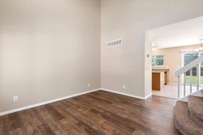 Building Photo - 9320 Cove Creek Dr
