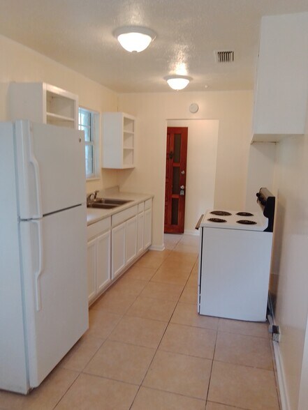 Building Photo - 2537 Chris Ct