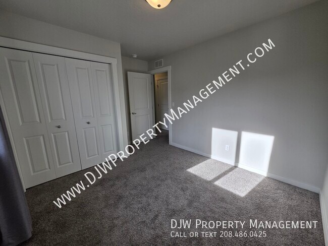 Building Photo - 2351 E Danzee Dr