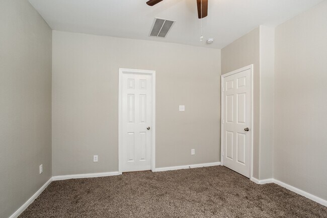 Building Photo - 17243 Lafayette Hollow Ln