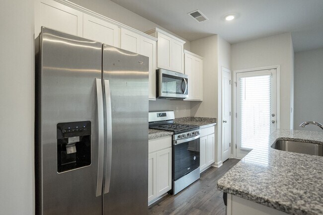 Building Photo - 950 Quaint Parish Cir