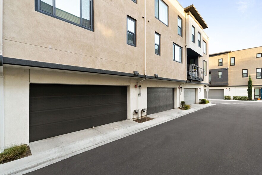 Building Photo - 2874 N Glassell St