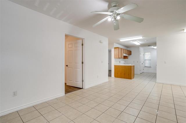 Building Photo - 208 N Val Verde