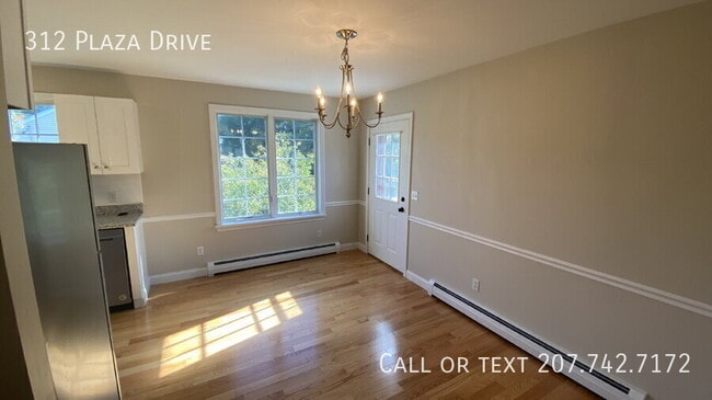 Building Photo - 312 Plaza Dr