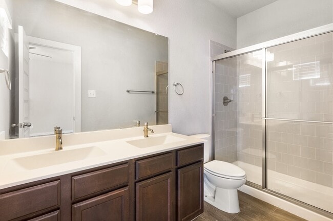 Building Photo - AVAILABLE NOW! Beautiful 3 bedroom Luxury Duplex, New Braunfels, Texas!