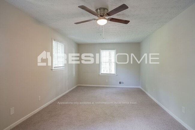 Building Photo - 4895 Timber Ridge Dr