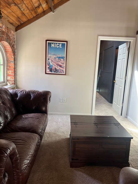 Building Photo - 51 W Blenkner St