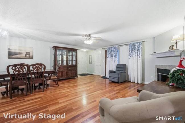 Building Photo - 46 Little Oak Ln