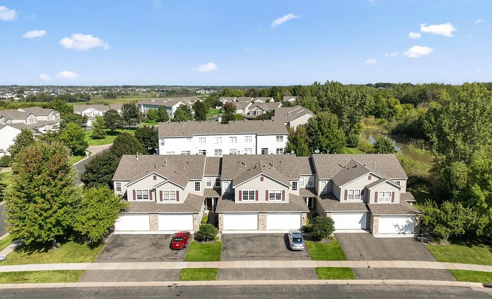 Building Photo - 5100 Holly Ln N