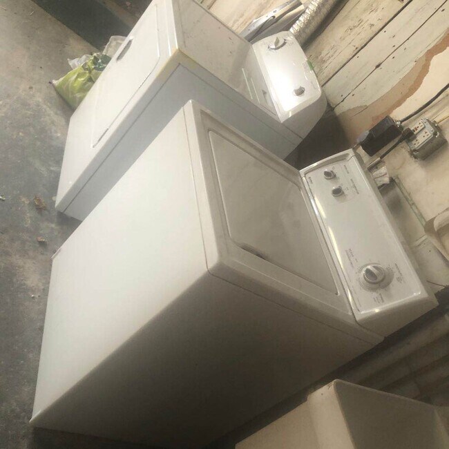 Building Photo - 80 Rodman St