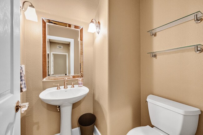 Building Photo - 588 Dovecote Ln