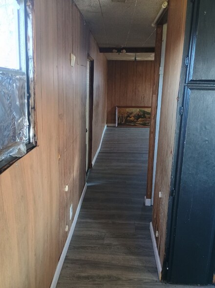 Building Photo - 1801 S Business 45