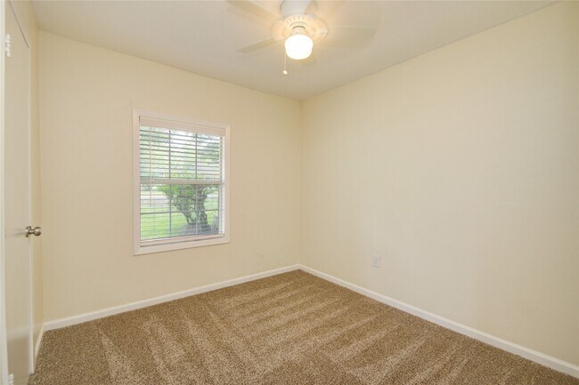 Building Photo - 804 Chickasaw Dr