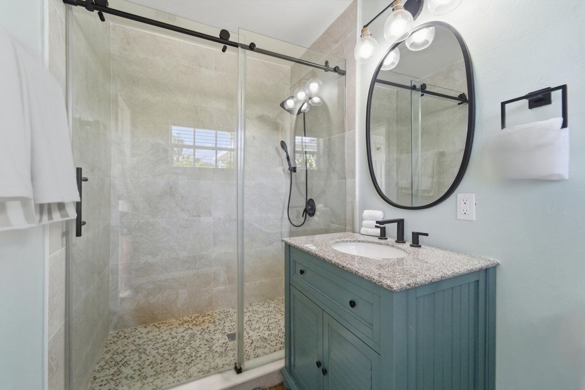 Building Photo - 1424 Willow Rd