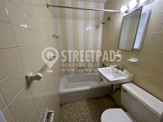 Building Photo - 1 bedroom in Boston MA 02134