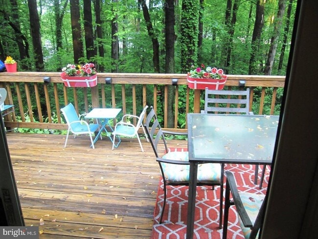 Building Photo - 3913 Moss Dr