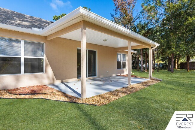 Building Photo - SPACIOUS 3/2/2 IN POPULAR PINE GROVE