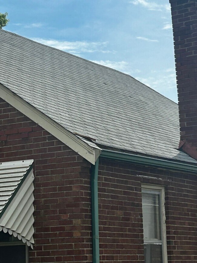 Building Photo - 8554 Oriole Ave