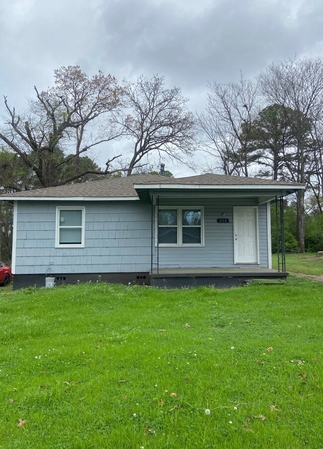 Building Photo - 228 15th Ave SW