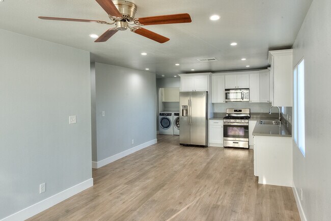 Building Photo - 4286 S Hobart Blvd