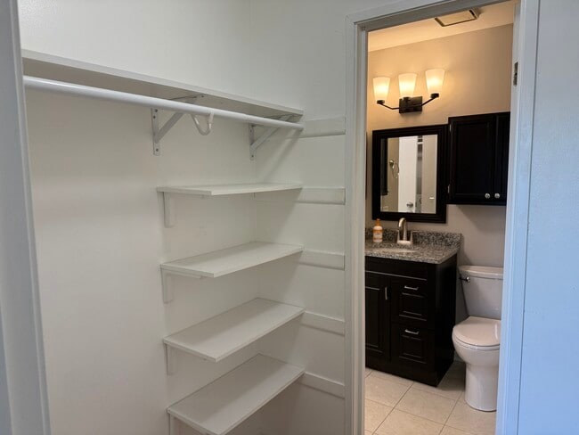 Building Photo - 1403 E Wyndham Cir